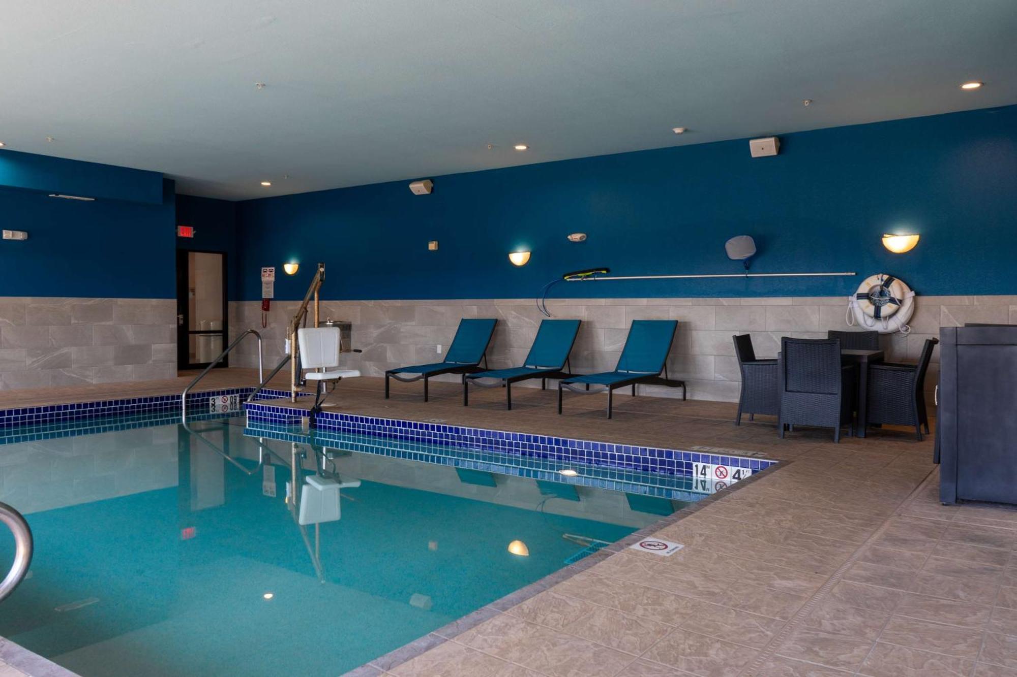 Hampton Inn Elkhorn Lake Geneva Area Exterior photo